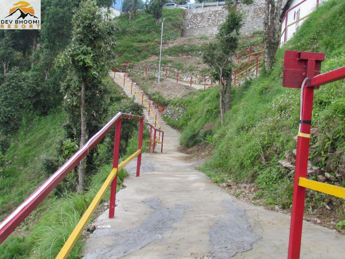 Dev Bhoomi Resort Kanatal Esterno foto